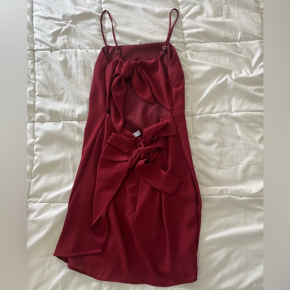 Lucy In the Sky Double Tie Wrap Dress in Burgundy - Picture 3 of 4
